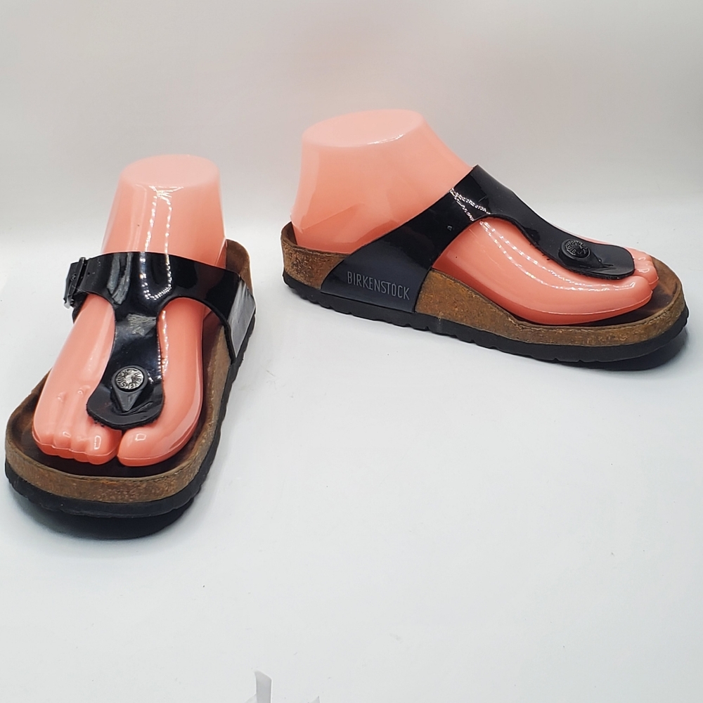 Birkenstock Gizeh Sandals in Black Patent Leather size 5 - Picture 9 of 11